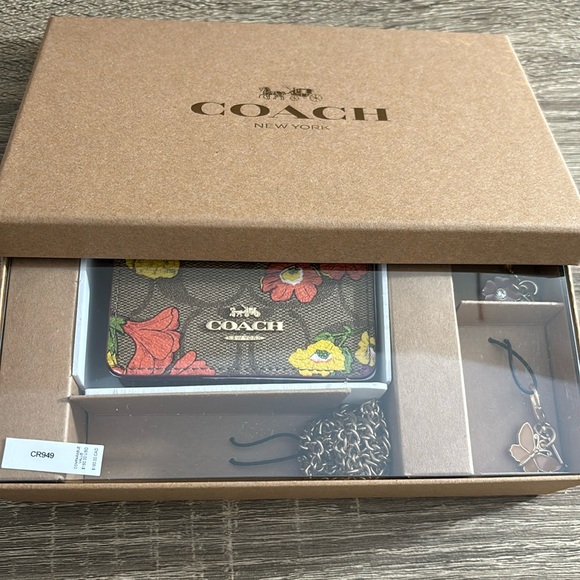 Coach Mini Wallet on a Chain Floral NWT - Picture 7 of 7